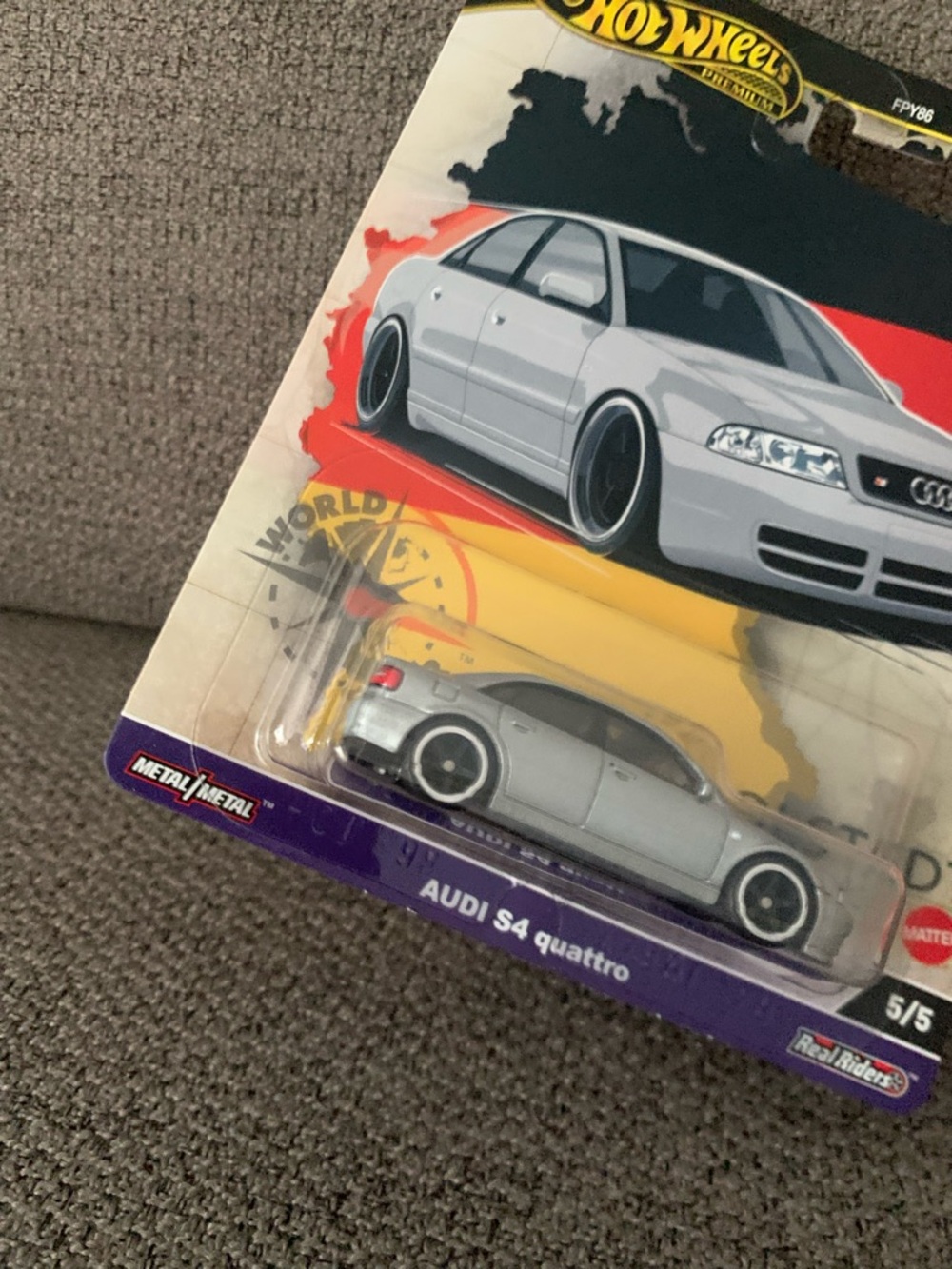 Hot Wheels Premium Audi S4 Quattro - Silver - Car Culture Real Rides - Picture 7 of 11